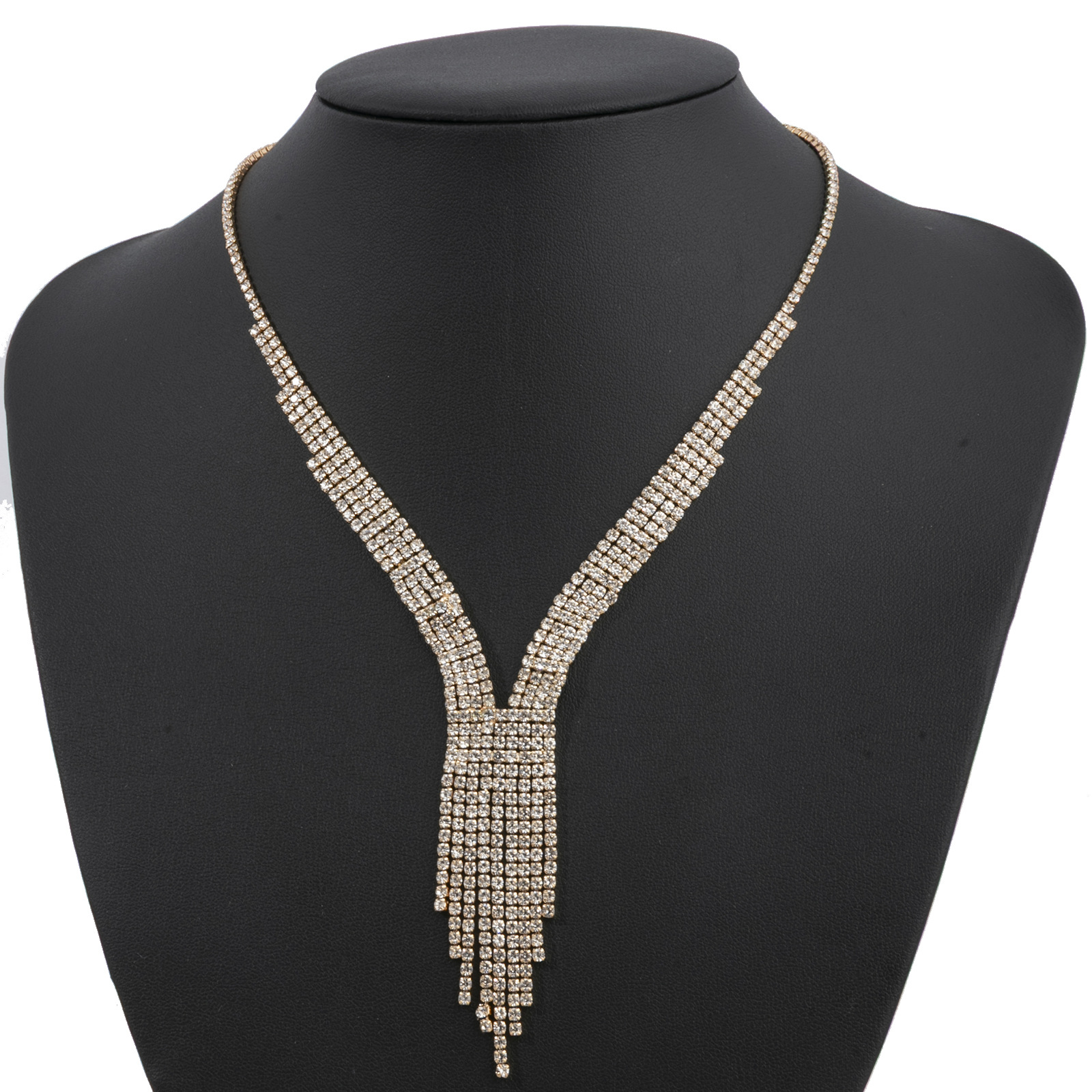 Cross-border diamond-encrusted V-shaped necklace, long tassel necklace, full diamond shining claw chain, simple and fashionable party and banquet accessories wholesale details Picture