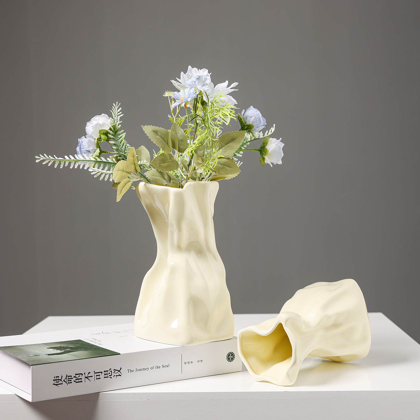 2025 New Nordic light luxury ceramic vase with a high-end feel, ins cream style, French hydroponic fresh flowers, hotel and home, living room flower arrangement, dining table decoration details Picture