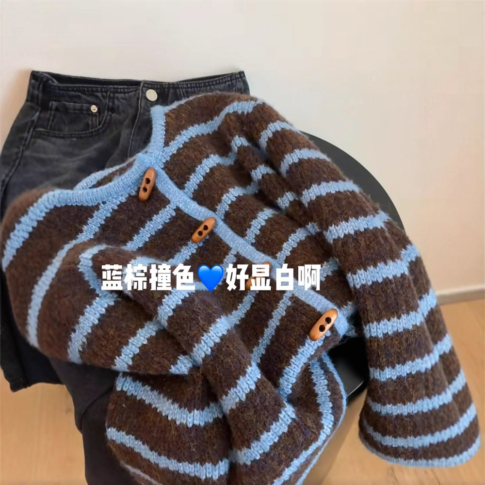 Self-reserved style recommendation ~ A new retro thickened knitted cardigan for women with contrasting color striped horn-button soft and glutinous sweaters for autumn and winter Specification image