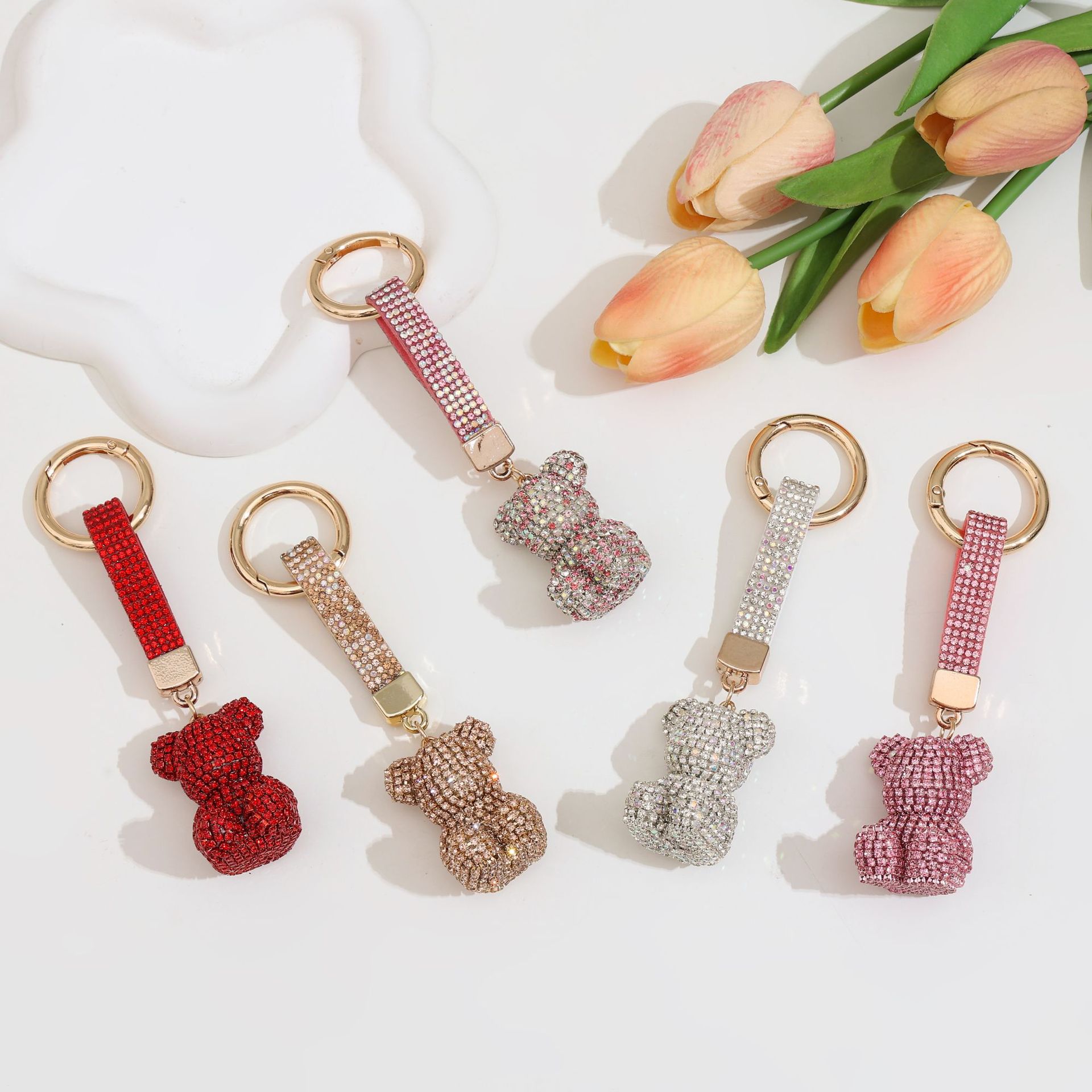 新款小熊钥匙扣挂饰挂件女陶泥满钻高级感包汽车随身挂饰饰品批发