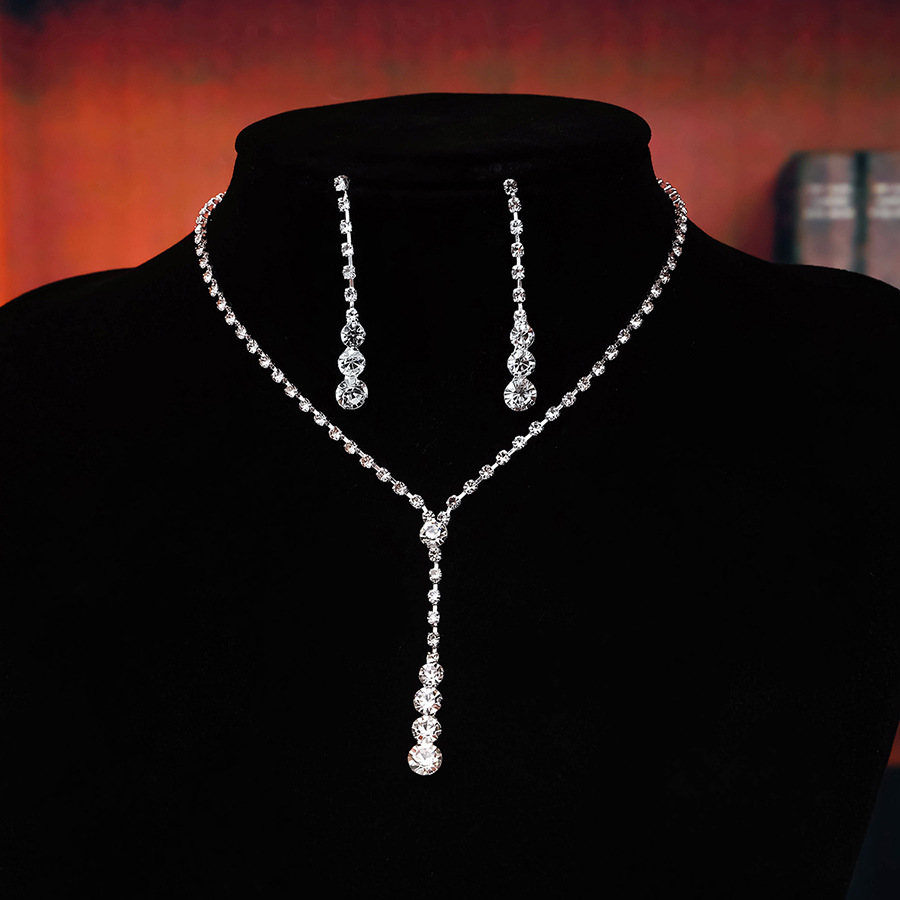 Fashionable European and American light luxury zircon necklace earrings set, bride's wedding dress evening gown accessories, dinner party accessories Fashionable European and American light luxury zircon necklace earrings set, bride's wedding dress evening gown accessories, dinner party accessories