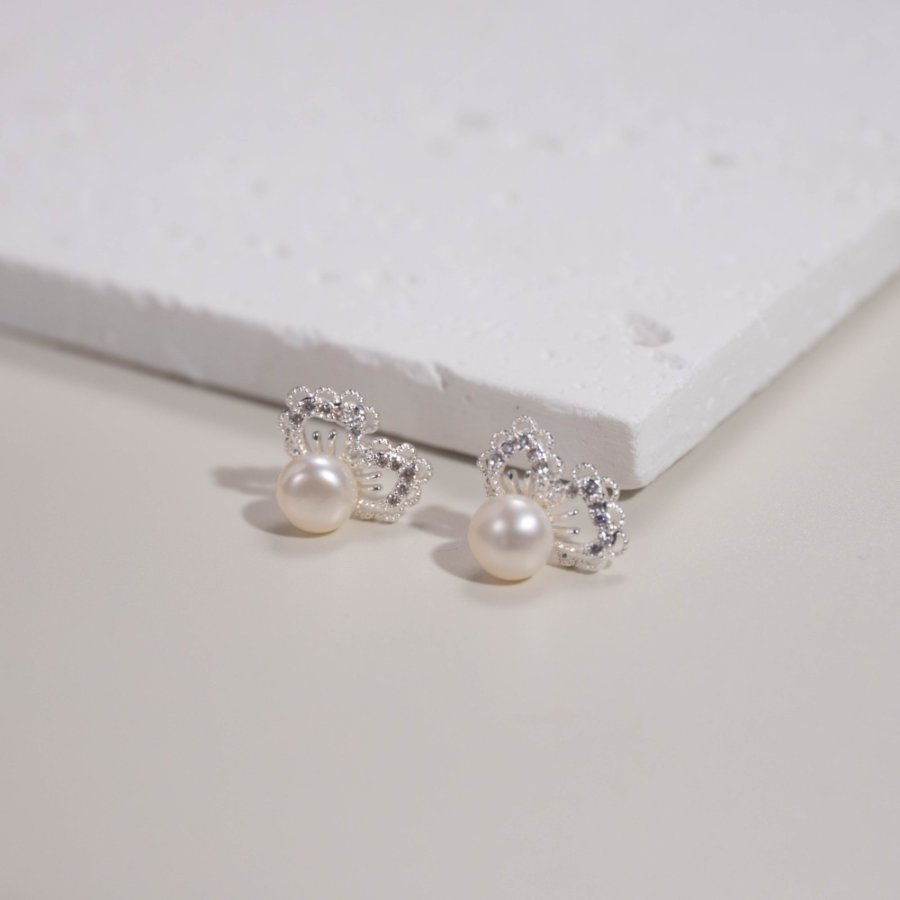 New copper-plated real gold S925 silver stud women's natural pearl jewelry, slightly inlaid zircon sunflower style Application Scenario
