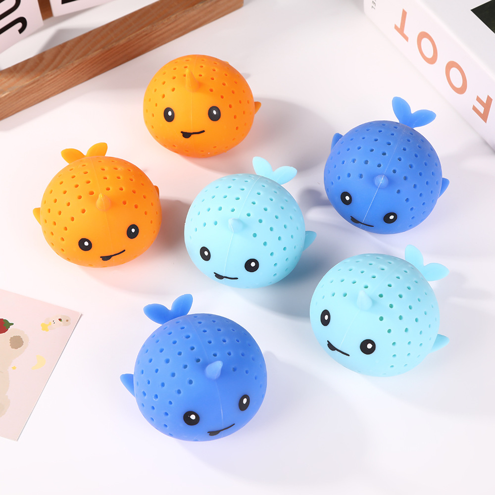 Cross-border Q-cute narwhal Kneading Fun Creative baby play water bath Stress Relief toy Children's Venting Water Spray doll