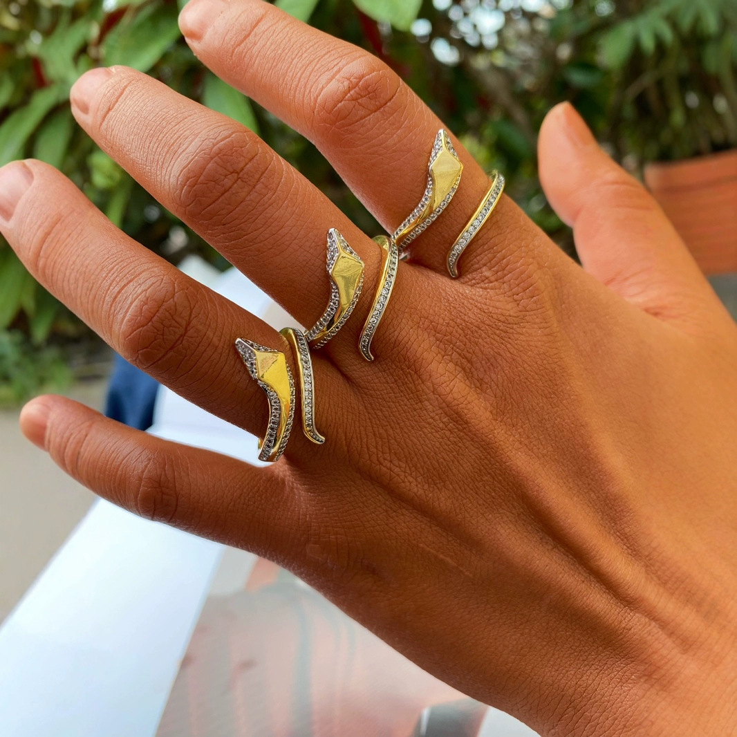 Best-selling fashionable and personalized snake-shaped ring bracelet, dual-color electroplated 18K gold ring with micro-inlaid zircon jewelry details Picture