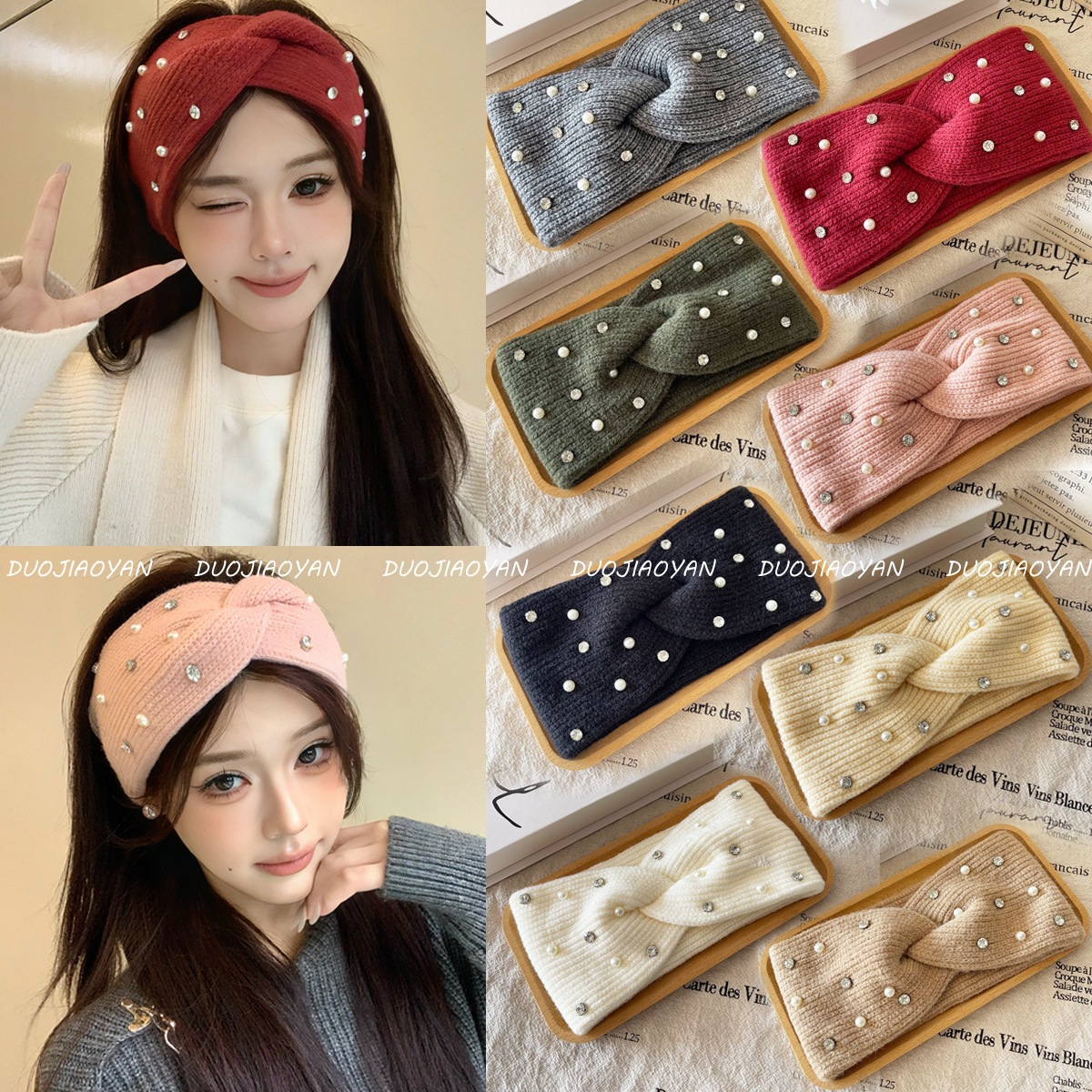 A fashionable and warm knitted cross headscarf featuring a new autumn and winter pearl woolen hair band with elastic edges for cold protection full figure