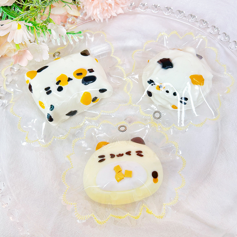 Best-selling Little Cat squeeze food-grade silicone cream mud with small bell seams, stress-relieving squeeze Fun toys Application Scenario