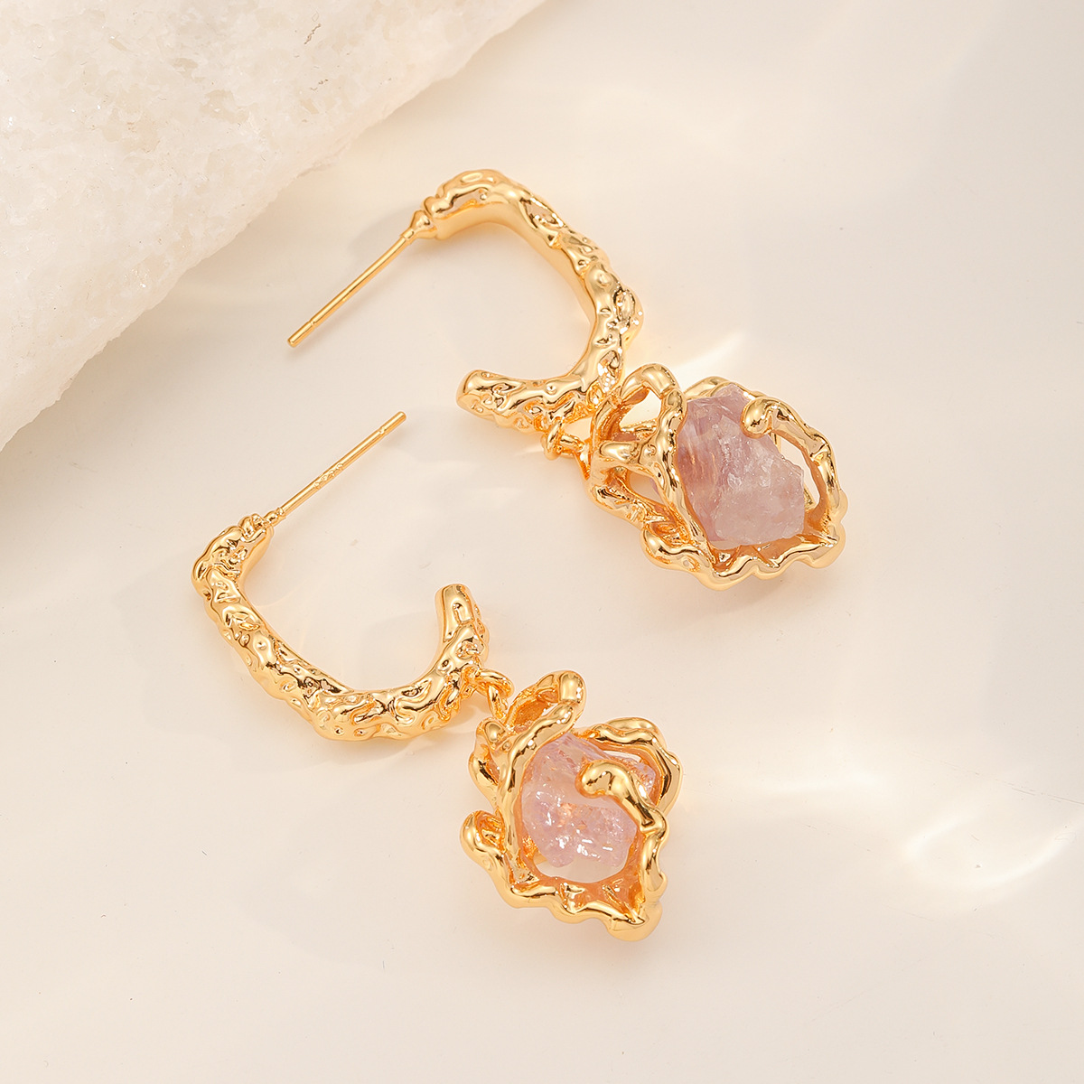 Nasha Cross-border exclusive French style irregular crystal stone inlaid earrings, women's fashionable and high-end style earrings Application Scenario