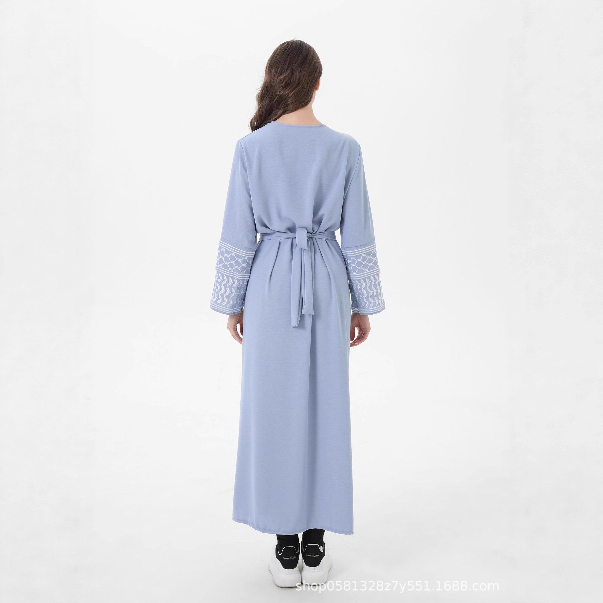 Loriya2025速卖通迪拜中东土耳其精美刺绣开衫长袍产品图