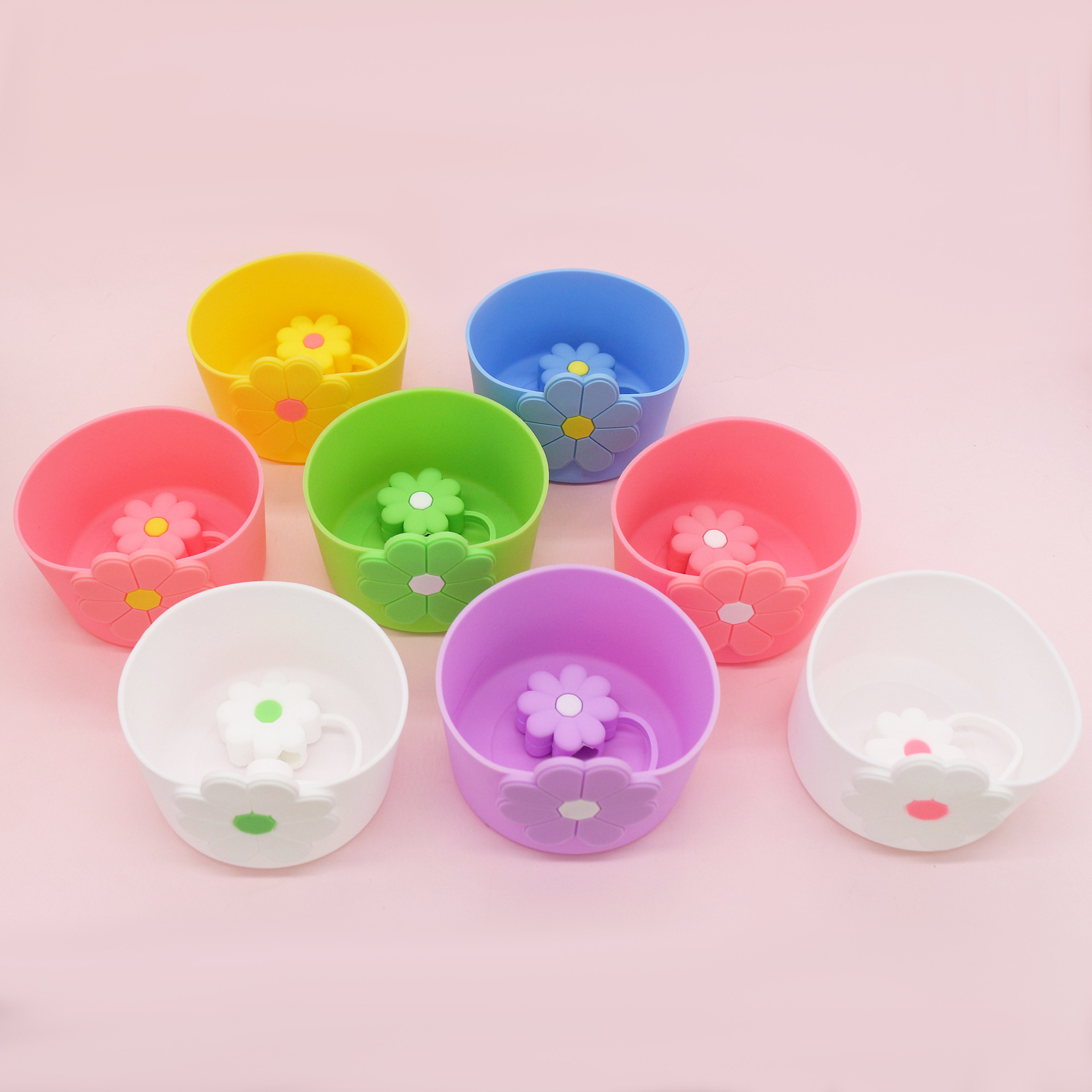 New in-stock chrysanthemum cup sleeve set, stanley water cup base, anti-slip silicone bow straw cap wholesale Specification image