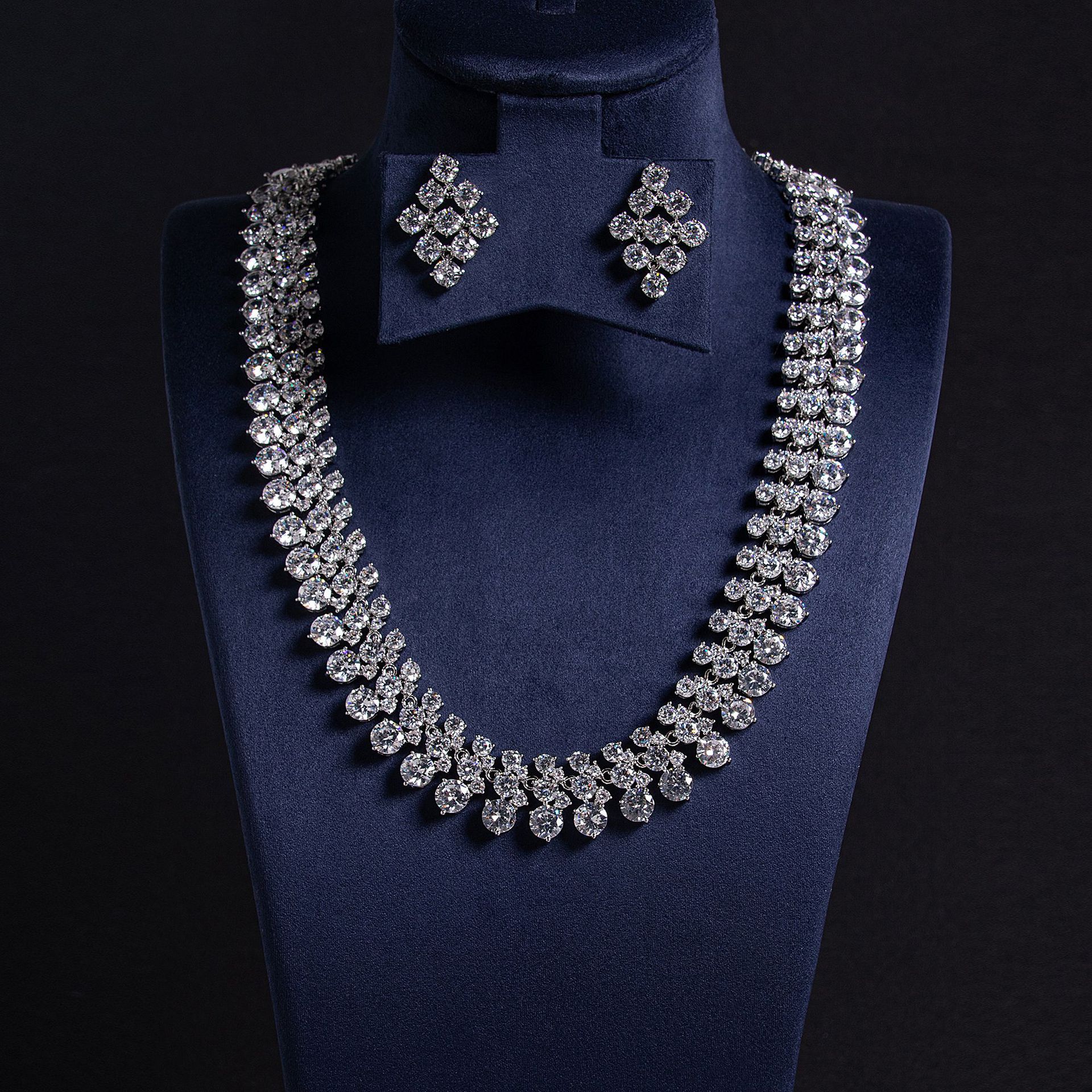 Europa y américa lujo nupcial conjunto collar 307 piezas superflash mujer simple temperamento circonitas pendientes de alta joyería joyería de gutisa joyas de banquete vestido accesorios