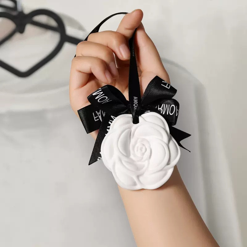 山茶花衣柜香薰衣橱30g石膏香片挂件氛房间熏香女生车载香挂批发                             