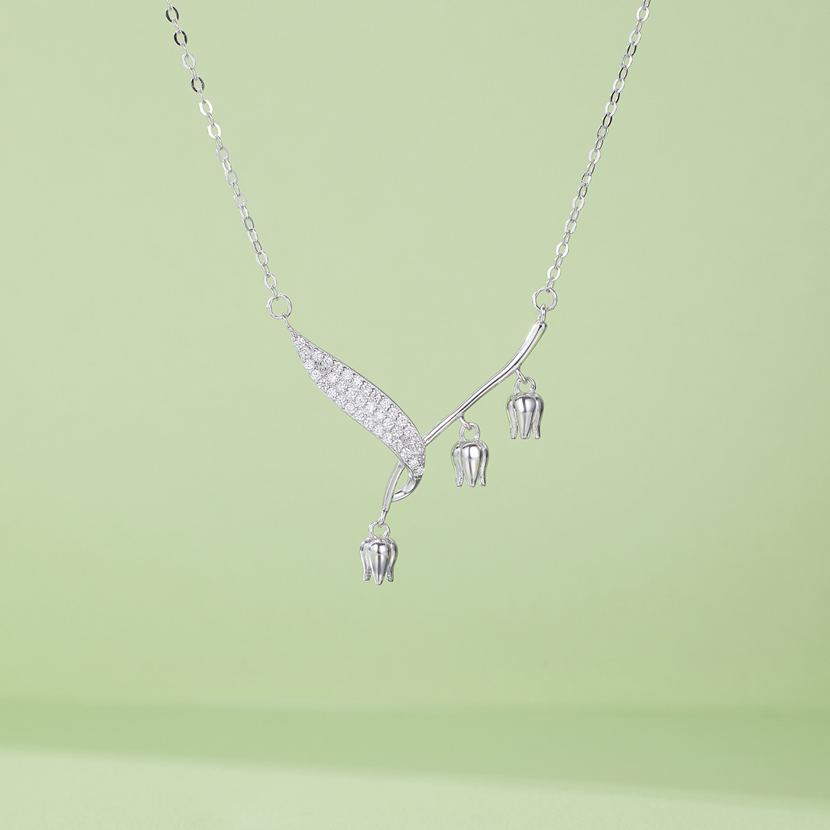 S925 silver necklace, Lily of the valley necklace, women's light luxury niche design, fashionable flowers, high-end sense collarbone chain full figure