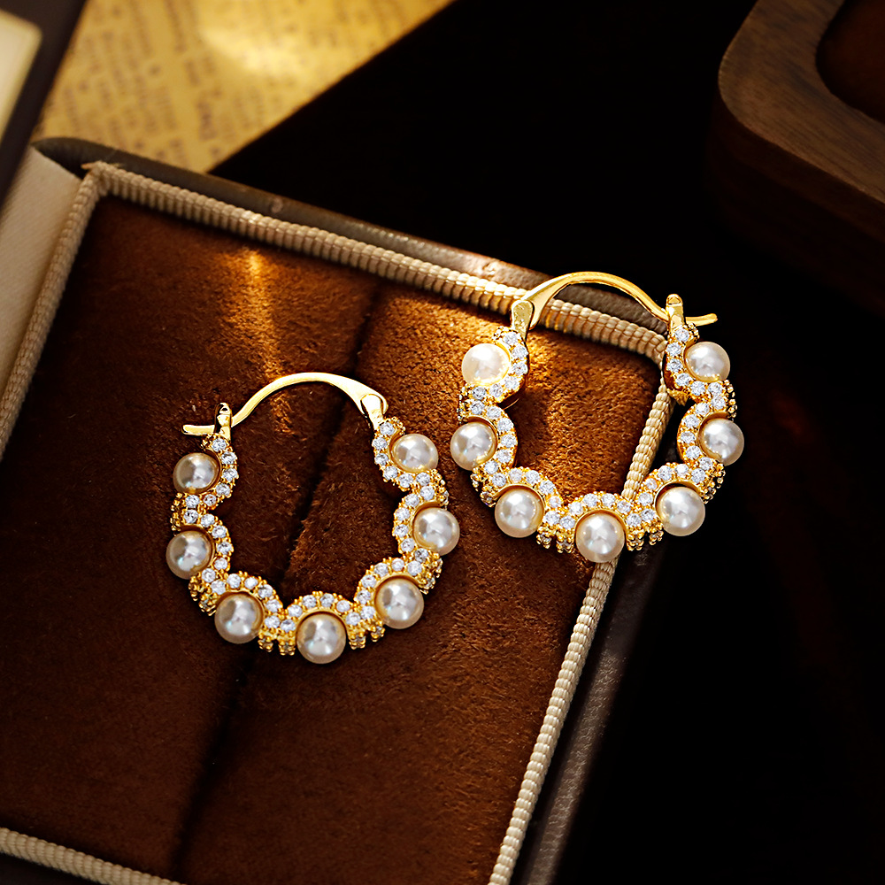 Hyacinth sweet lace-trimmed full diamond woven pearl earrings, a new, high-end, light luxury and niche design of sparkling zirconium earrings details Picture