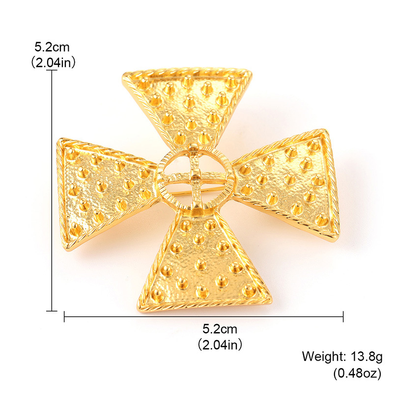 New wholesale vintage golden embossed metal texture brooches, pins and accessories with a cross shape, versatile and light luxury fashion Application Scenario