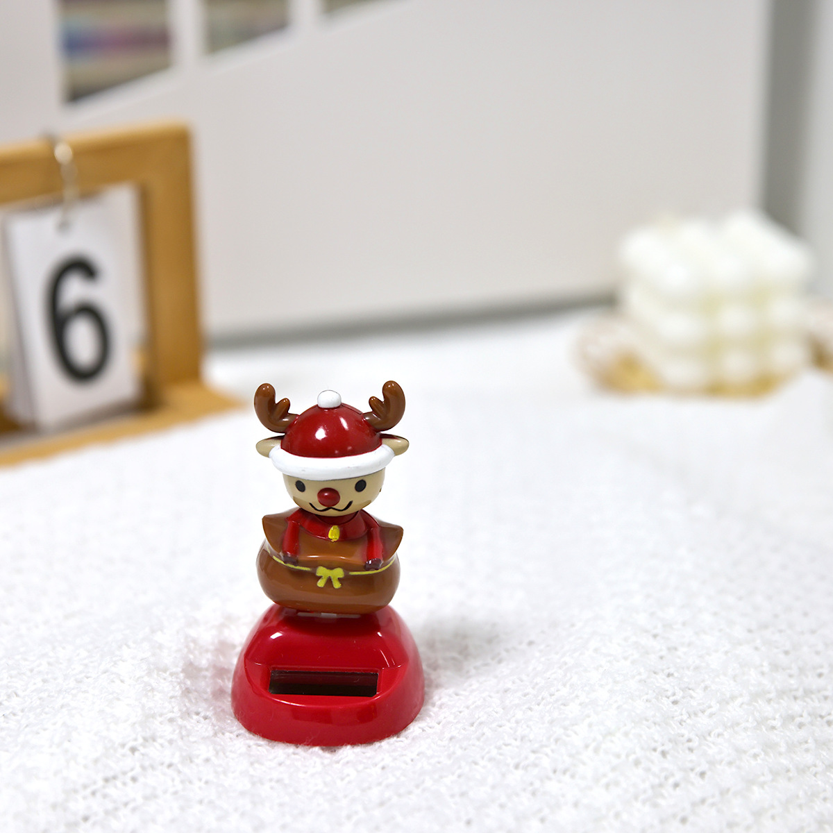 Creative car ornaments for Christmas, antler Christmas, deer man swaying, solar car decorations available for wholesale, one-piece consignment