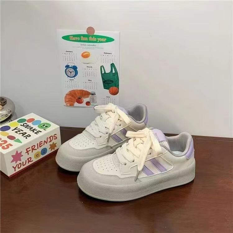 运动休闲鞋实物图