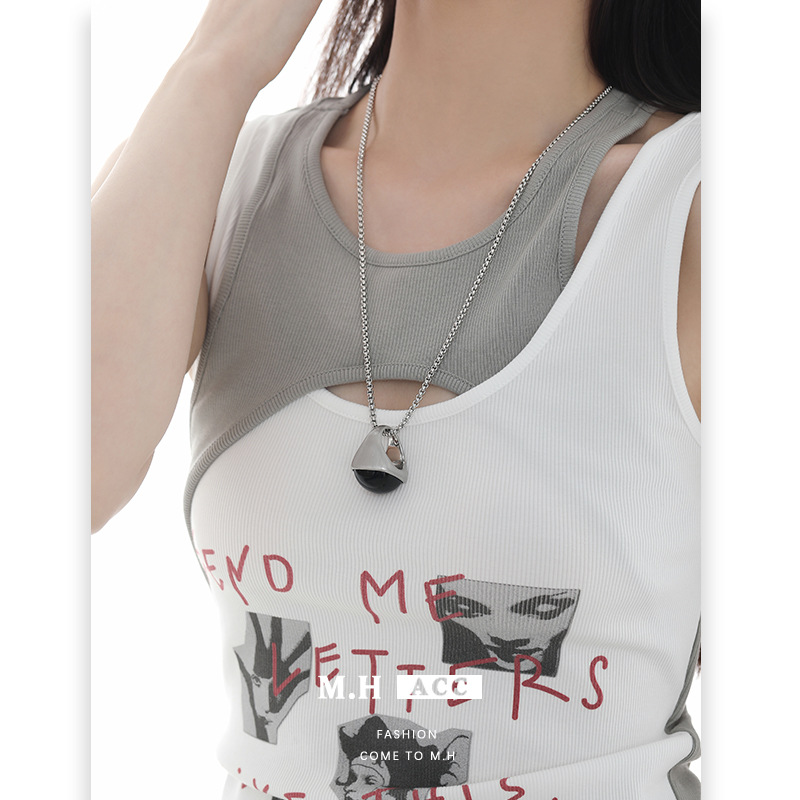 Obsidian pendant necklace, simple and cold style for women, sweater chain, versatile and stylish, and a niche silver collarbone chain on Instagram details Picture