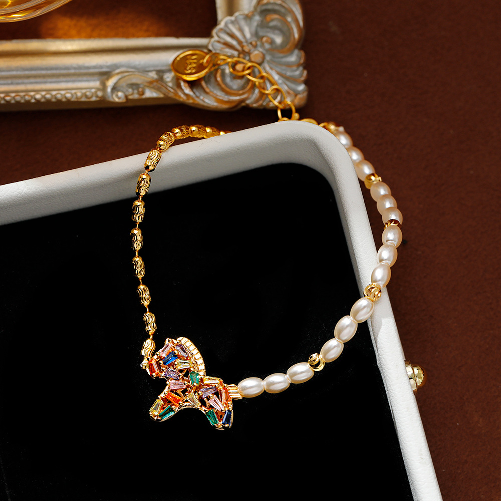 Hyacinth is about to have money. Light luxury, super dazzling colored zircon Pony 2026 pendant bracelet for women. Douyin bestseller pearl patchwork jewelry Application Scenario
