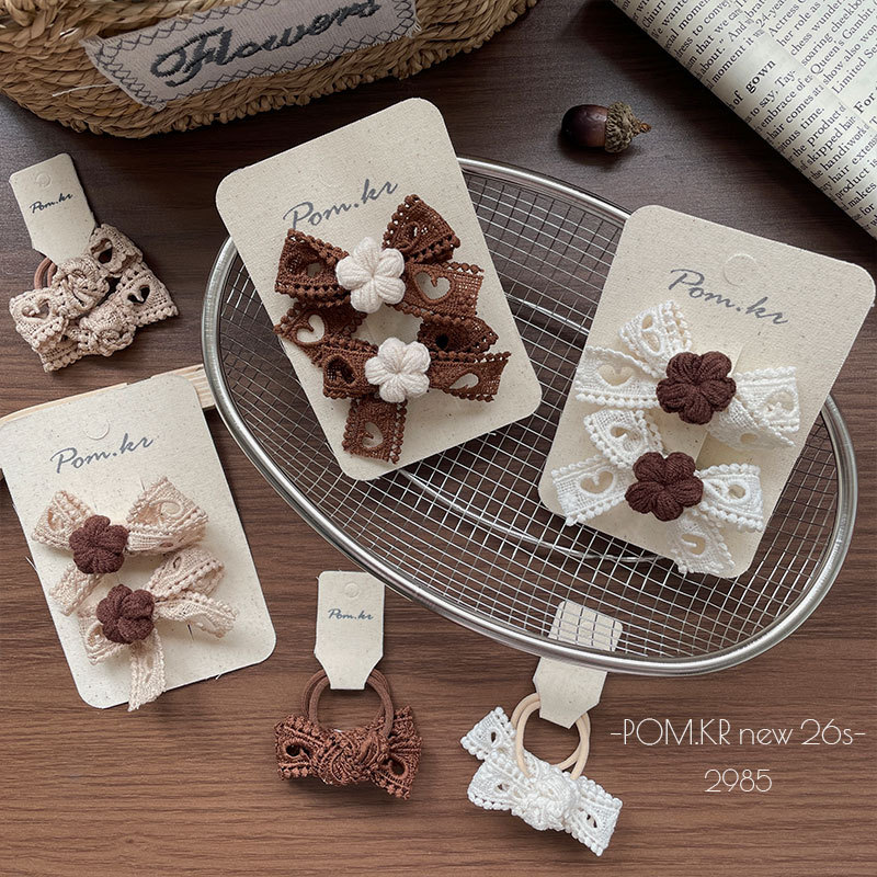 New retro autumn and winter fabric hollowed-out heart-shaped flower hair clips for children, children's hair clips that won't damage hair, baby hair bands for women details Picture