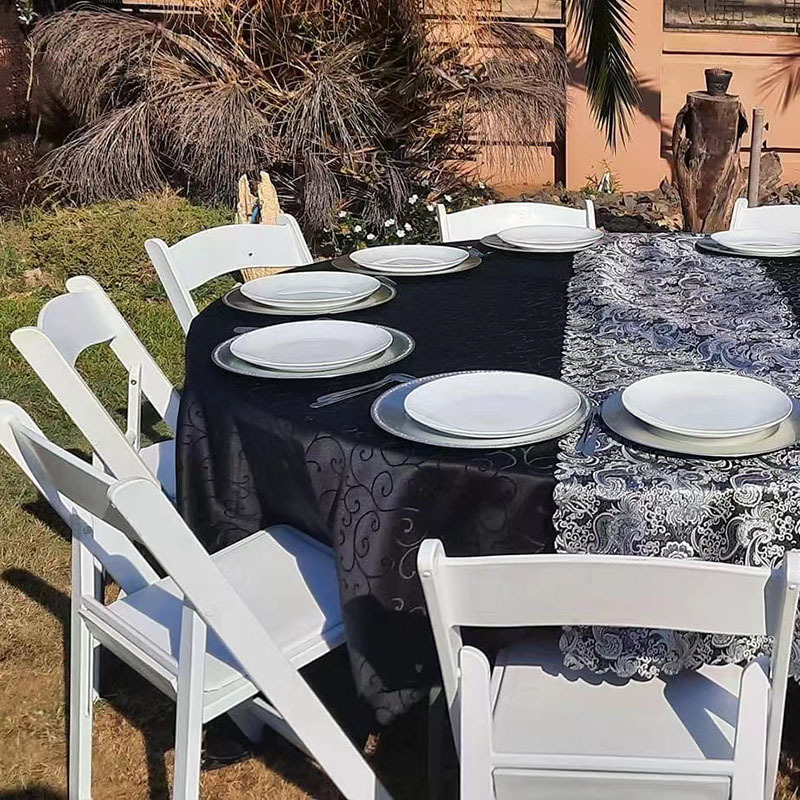 Star Factory wholesals wedding lawn plastic white folding chairs, Wimbledon chairs, and soft-padded chairs for wedding hotels and banquets