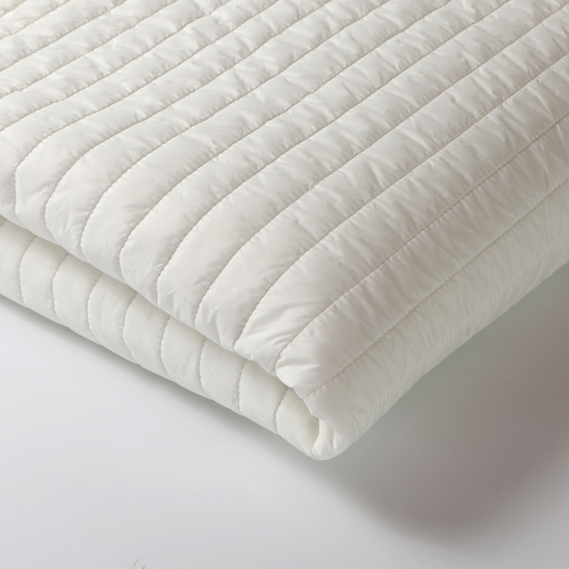 RPET300T涤塔夫绗缝加厚200克喷胶棉绗5cm竖条棉服羽绒服包包面料