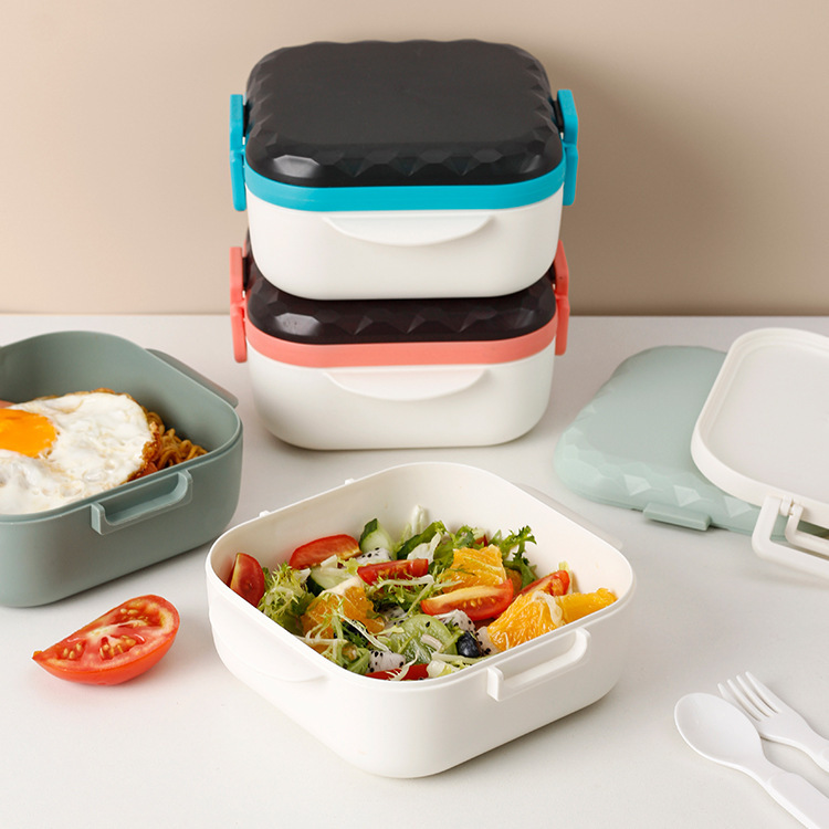 Multi-functional plastic instant noodle lunch box, student dormitory instant noodle magic tool, cafeteria serving with lid and insulated lunch box Application Scenario