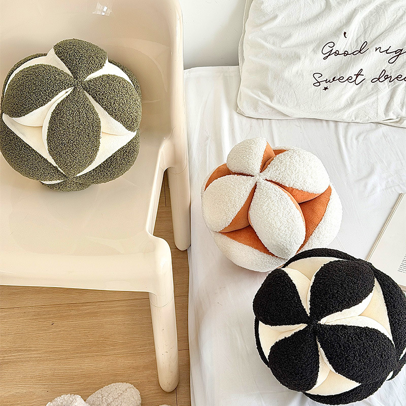 高级感ins风轻奢抱枕新中式玲珑球抱枕异形装饰圆枕客厅创意礼物