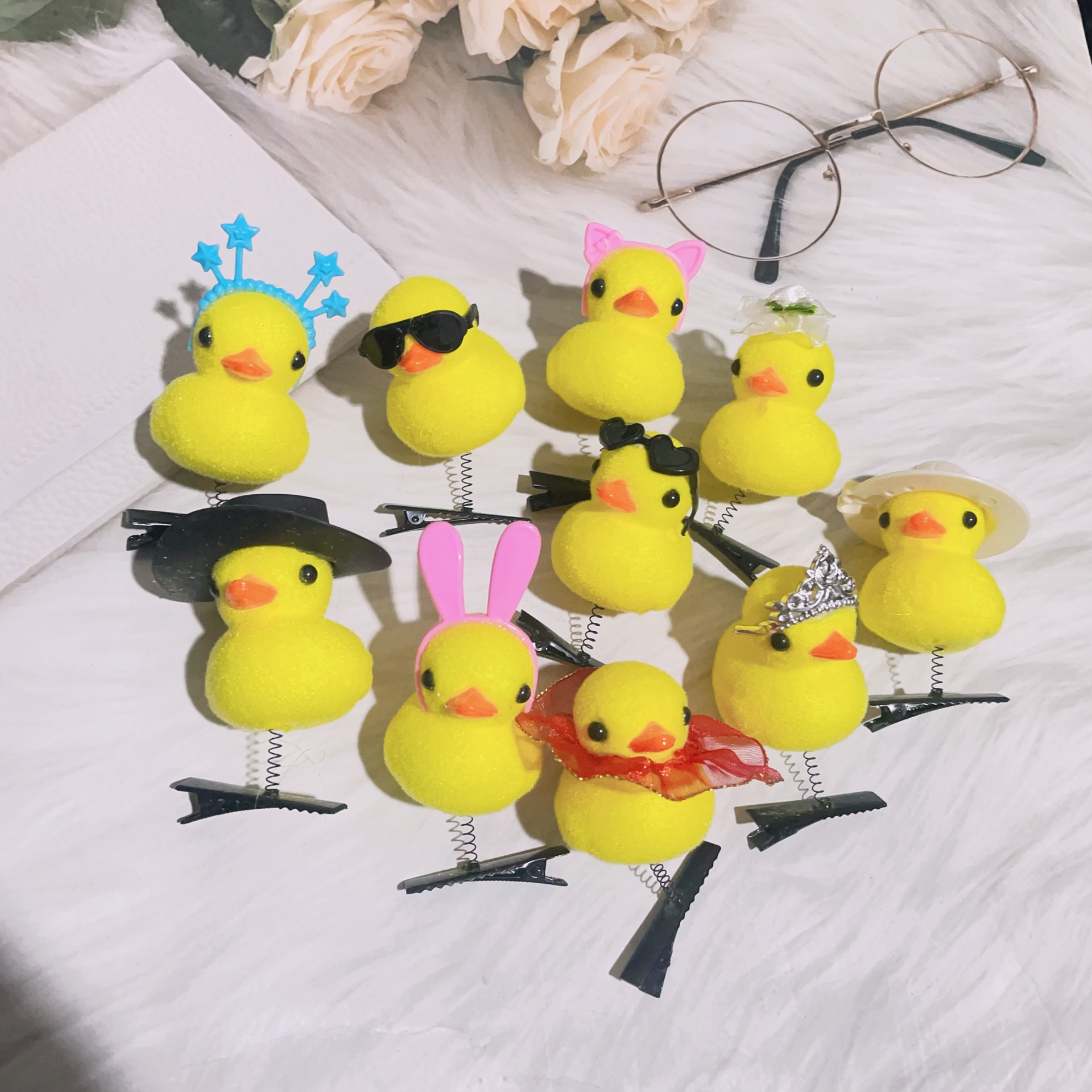 Little yellow duck hair clips, children's outdoor little duck hair clips, cute accessories, tourist attractions, street stalls, toy manufacturers Application Scenario