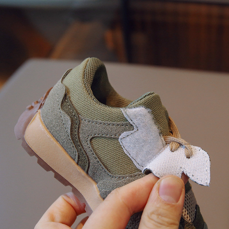 Wholesale of children's sports shoes, trendy brand for boys and girls, Forrest Gump shoes, 2025 Spring and autumn baby and children's sports shoes, fashionable and casual shoes Application Scenario