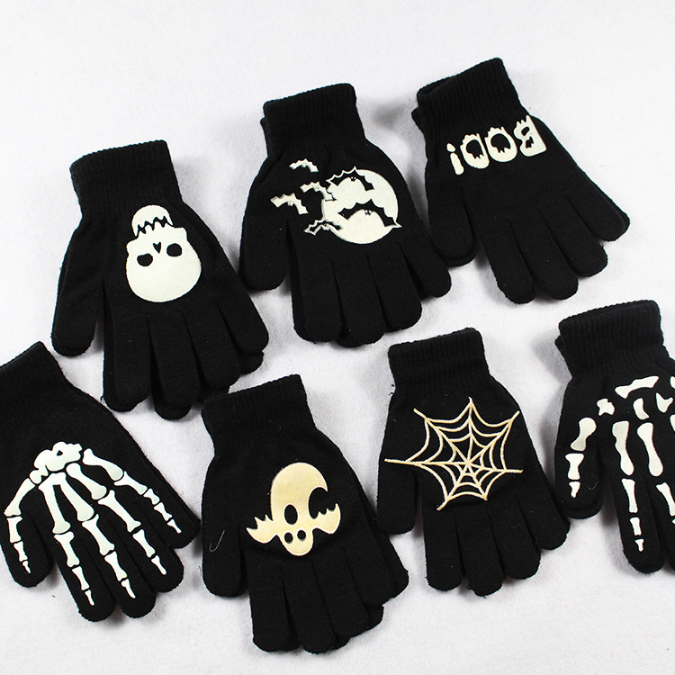 Direct sales of foreign trade autumn and winter men's gloves Halloween series printed five-finger warm split-finger covers from the manufacturer