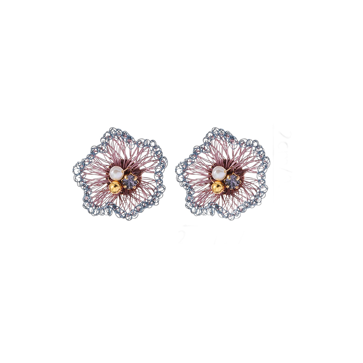 Nasha Cross-border exclusive flower earrings, hand-woven earrings, light luxury and high-end feel, non-fading, versatile stud earrings for women Item Picture
