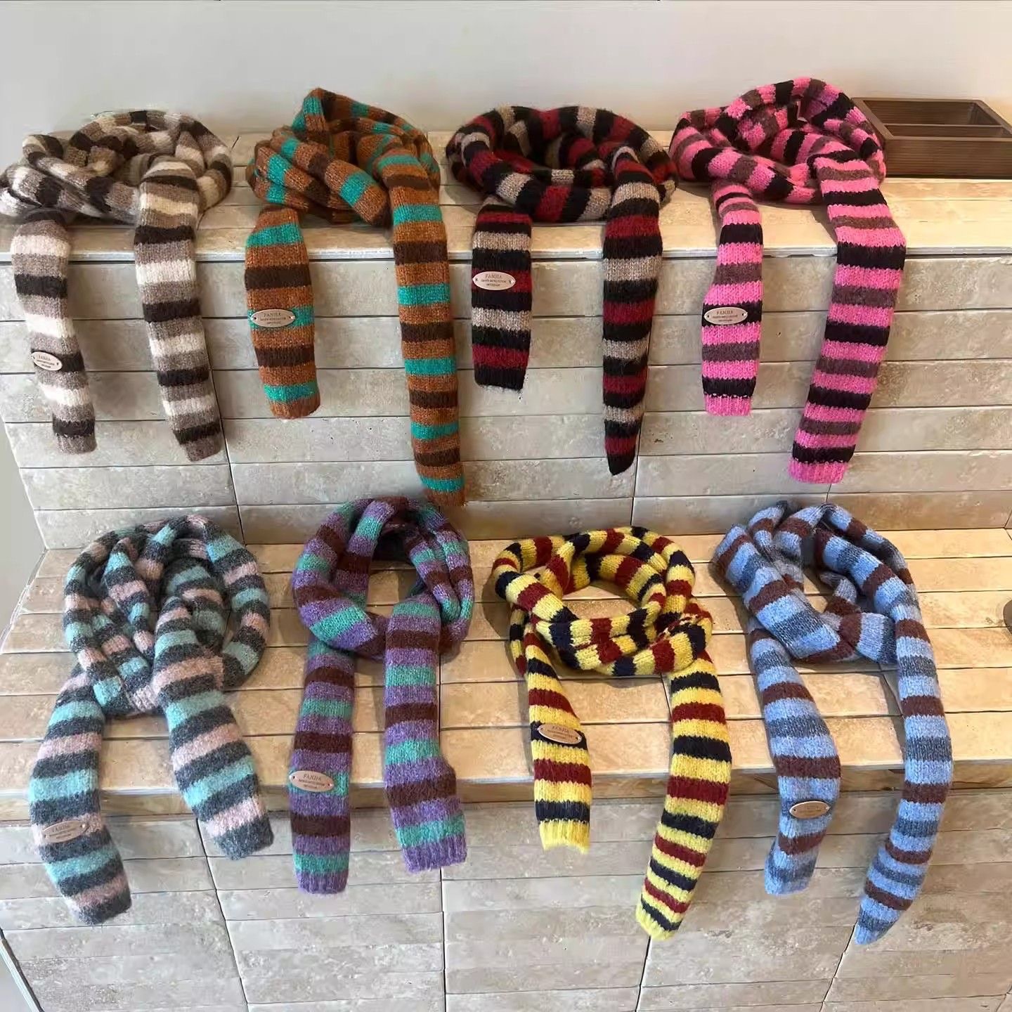 One-piece consignment Korean-style niche knitted color-blocked scarves for women, fashionable Y2k, long wool blend, versatile and layered. Cross-border street stall wholesale details Picture