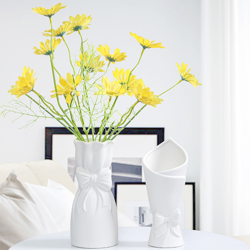 2025 Nordic creative vase ornaments, living room flower arrangements, high-end wedding ceramic vases, entrance hall decorative arrangements