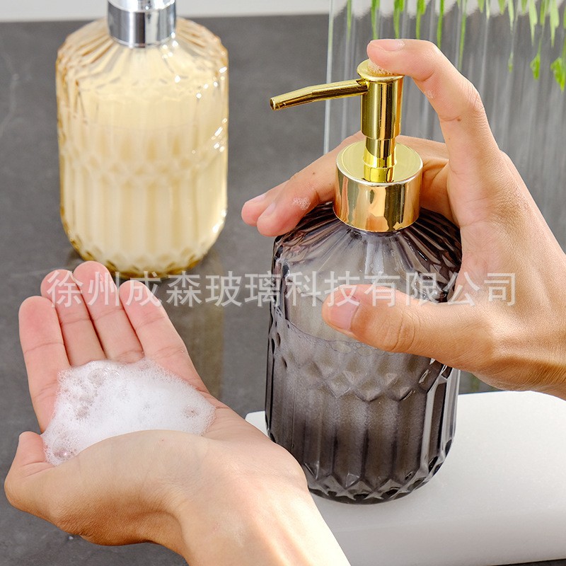 Hand sanitizer glass portioning bottles, travel portioning bottles, press-type light luxury sparkling bottles, bathroom shampoo and body wash bottles Application Scenario
