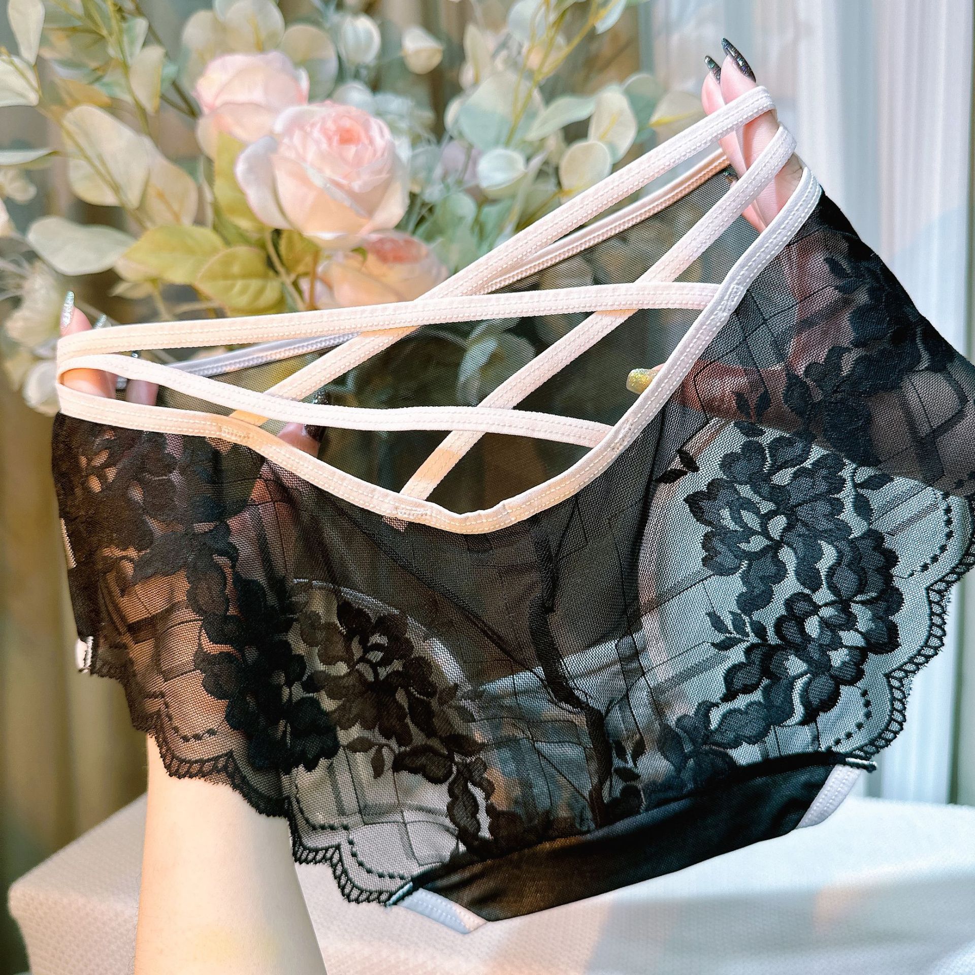 2026 New style one-piece dropshipping, cut-out and color-blocking sexy high-waisted seamless lace underpants, ladies' seductive triangle pants details Picture