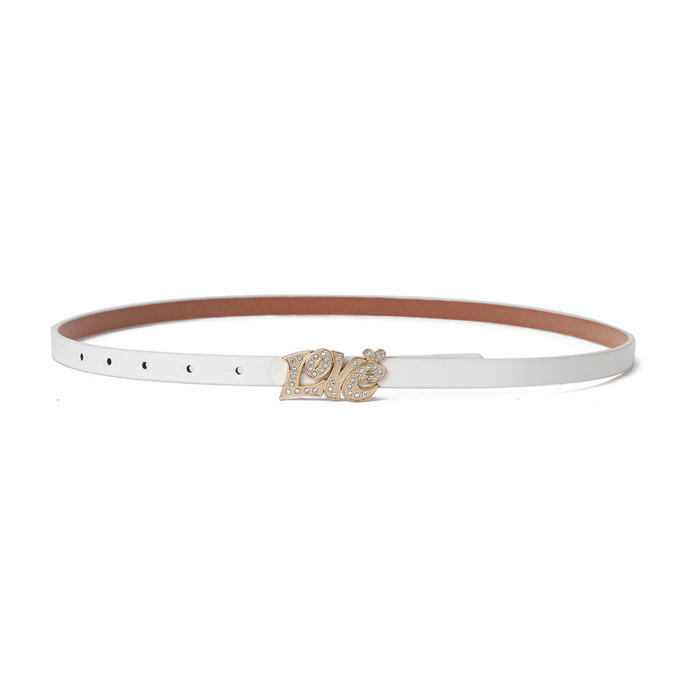 A simple letter-buckle belt for women with diamond-encrusted waist, exuding a sense of sophistication and simplicity. It is a fashionable and versatile dress with a waistband Application Scenario
