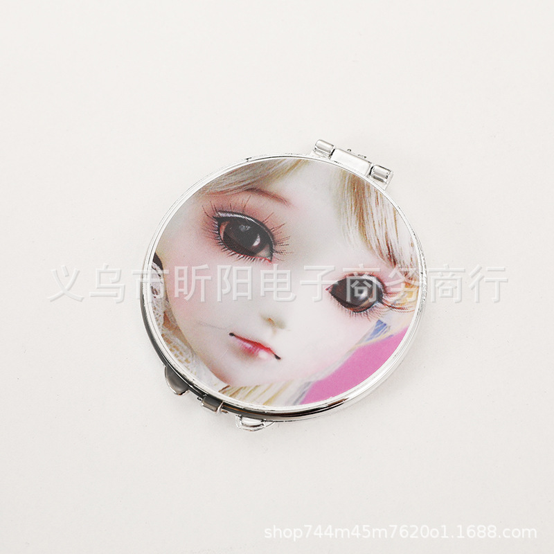 Cartoon portable small mirror, cute mini folding form-fitting small mirror, makeup small mirror, mini beauty mirror, double-sided mirror Application Scenario
