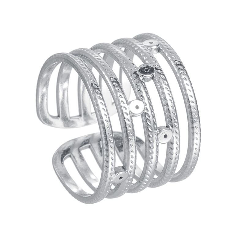 Amazon cross-border fashion women's simple geometric large ring, exaggerated style stainless steel open ring, no color fading Application Scenario