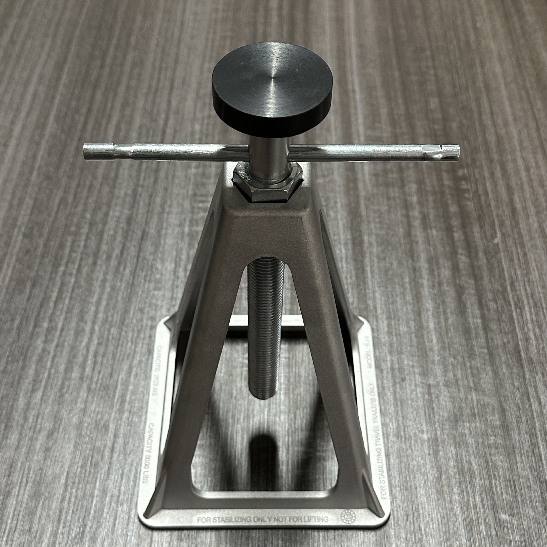 外贸同款单件带橡胶垫房车千斤顶稳定手摇驻车支架支脚供货欧美细节图