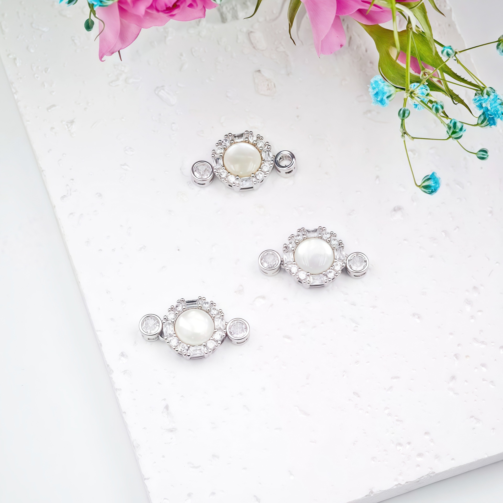 18K gold shell end buckle, pearl bracelet, beaded connecting buckle, diy handmade necklace, loose beaded jewelry accessory material Application Scenario