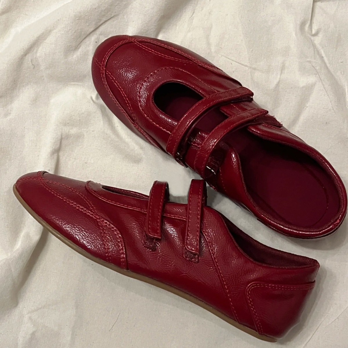 跨境代发平底复古芭蕾舞鞋舒适透气新款时尚女玛丽珍鞋魔术贴单鞋