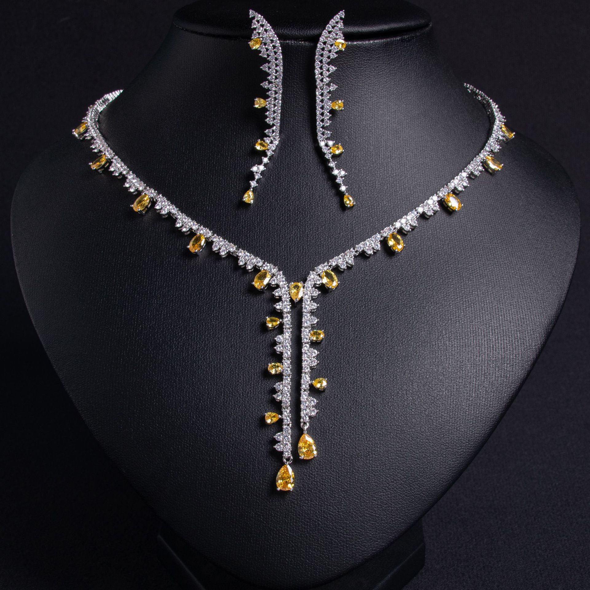 Bright and elegant, European and American popular electroplated thick silver bride jewelry necklace set, wedding dress and evening gown accessories, simple necklace Specification image