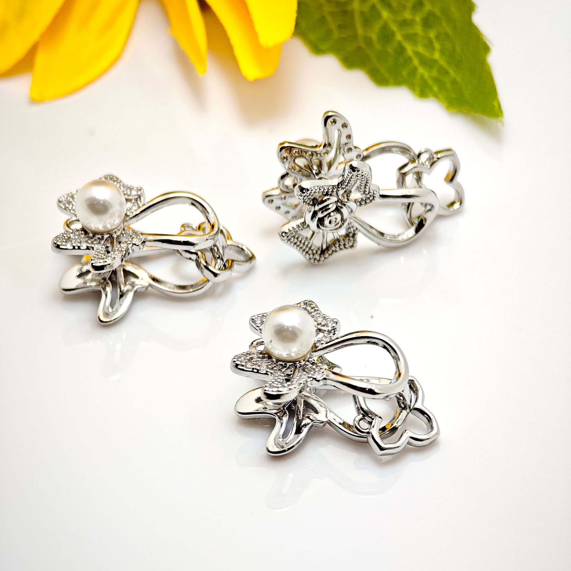 Pearl necklace clasp, butterfly petal clip clasp, spring elastic press clasp, handcrafted end clasp, sweater chain diy accessories Specification image