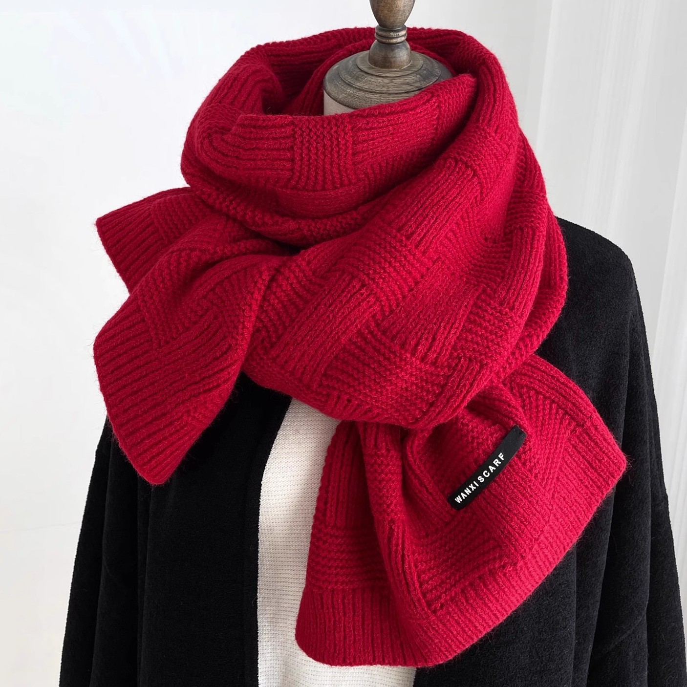 One-piece delivery of solid-color woolen knitted jacquard scarves for autumn and winter, small chanel-style Korean men's and women's outdoor warm cross-border wholesale, street stall wholesale details Picture