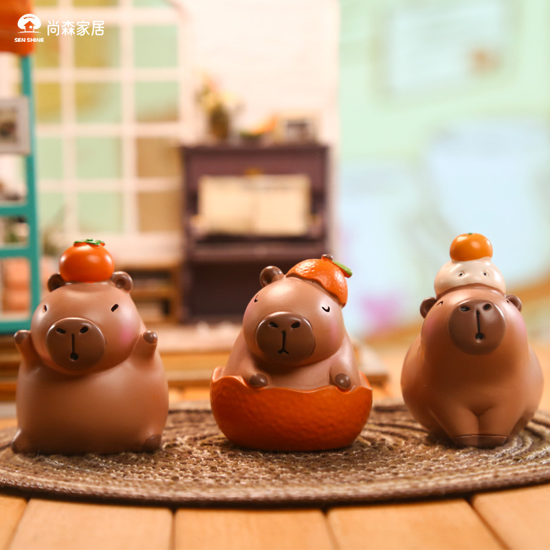 Cute capybara figurines, home decoration figurines, small items, table figurines, cute capybara figurines details Picture