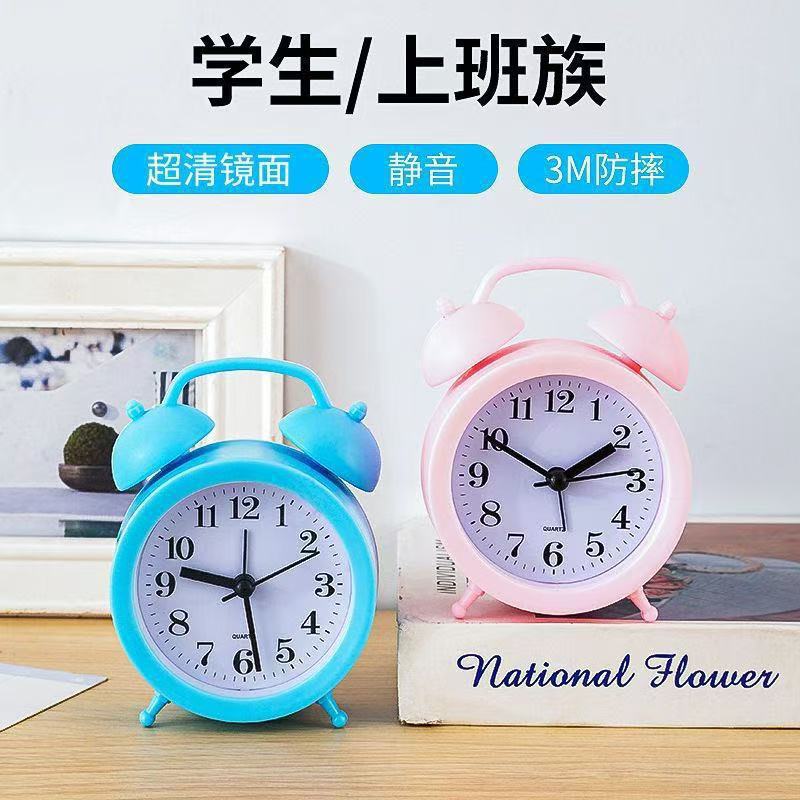 Dormitorio reloj reloj de estilo antiguo reloj electrónico alarma de alarma de estudiante despertarse de la cama sonido artefito enorme herradura reloj plástico Specification image