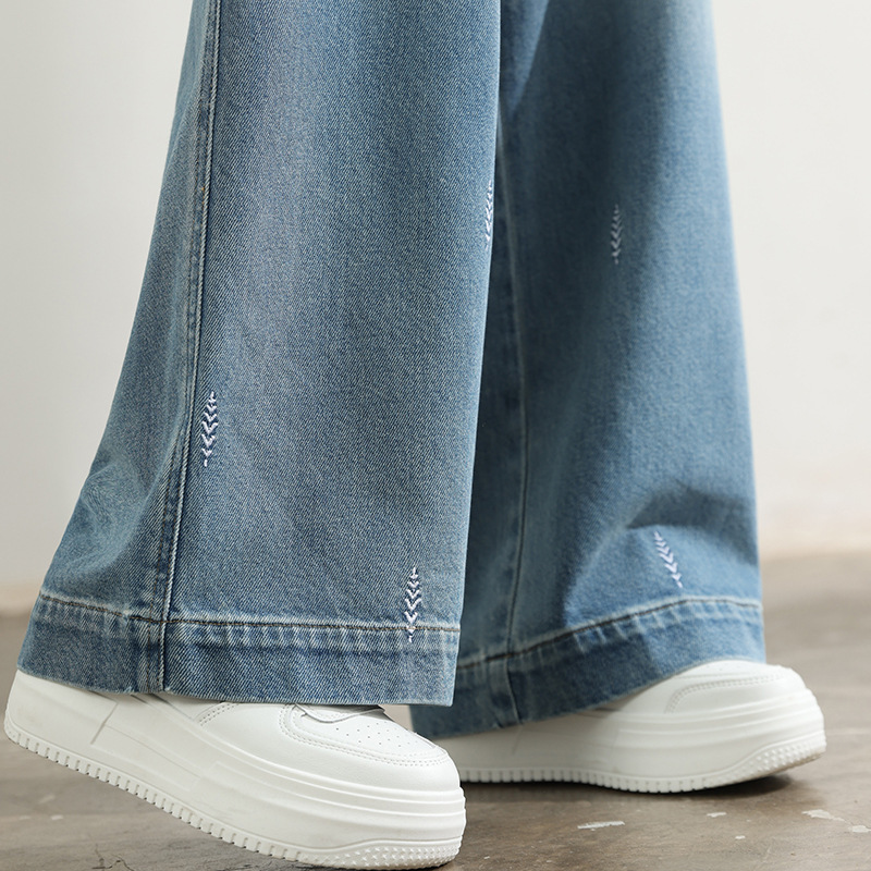 Factory direct sales of new light blue embroidered jeans for women. High waist, loose, slimming, concealing flesh, wide legs, straight, plus-size women Application Scenario