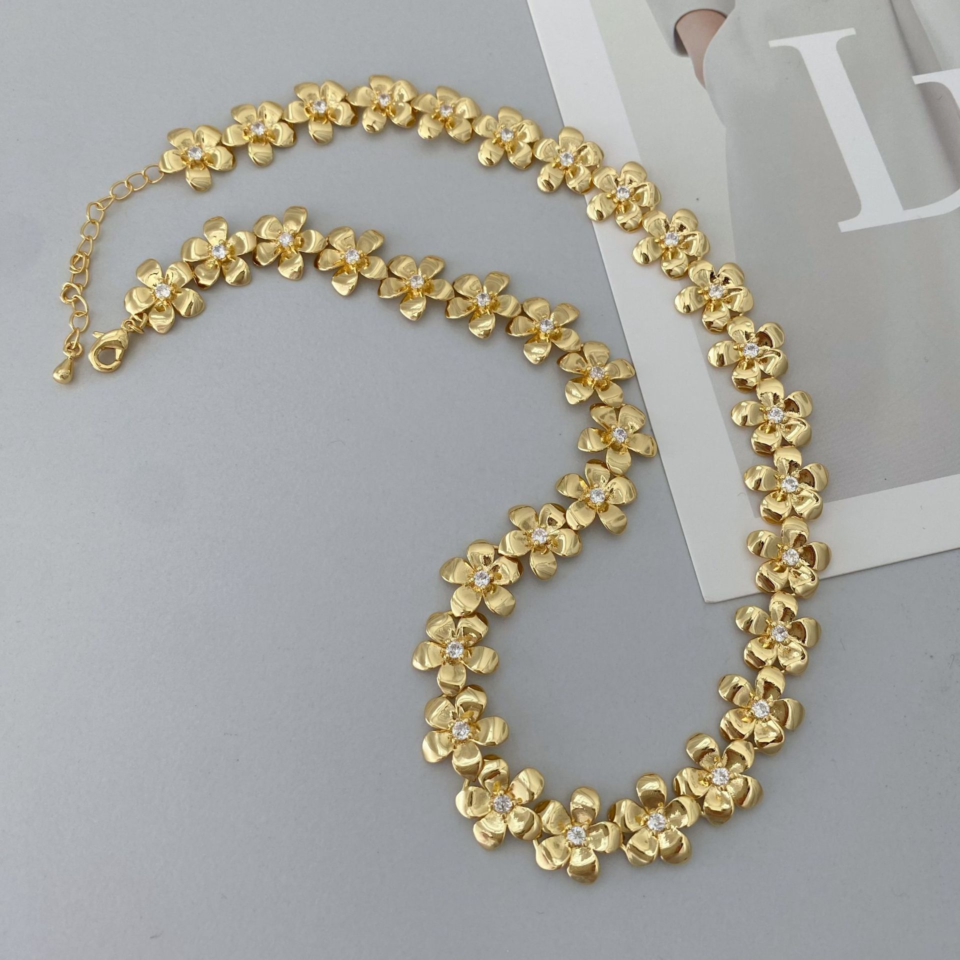 Light luxury style, Oriental aesthetic flower bracelet necklace, new Chinese-style osmanthus blooming diamond-encrusted bracelet wholesale Application Scenario