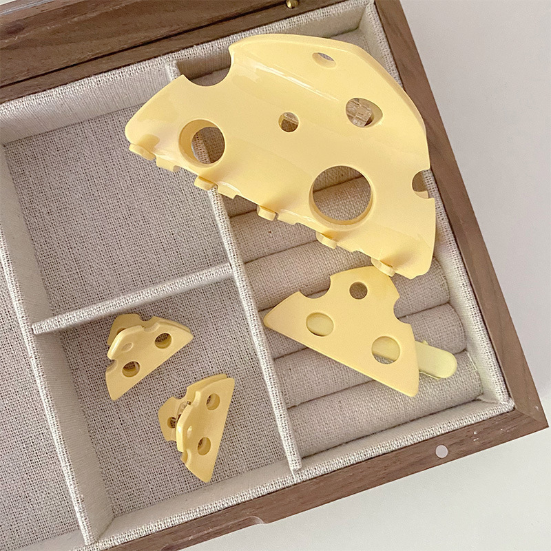 Cute girl cheese and cheese grab, triangular hollowed-out shark clip, broken hair at the back of the head, updo hair clip headwear details Picture