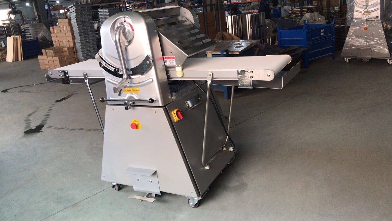Large floor-standing pastry opening machine, bread and puff pastry food pasta machine